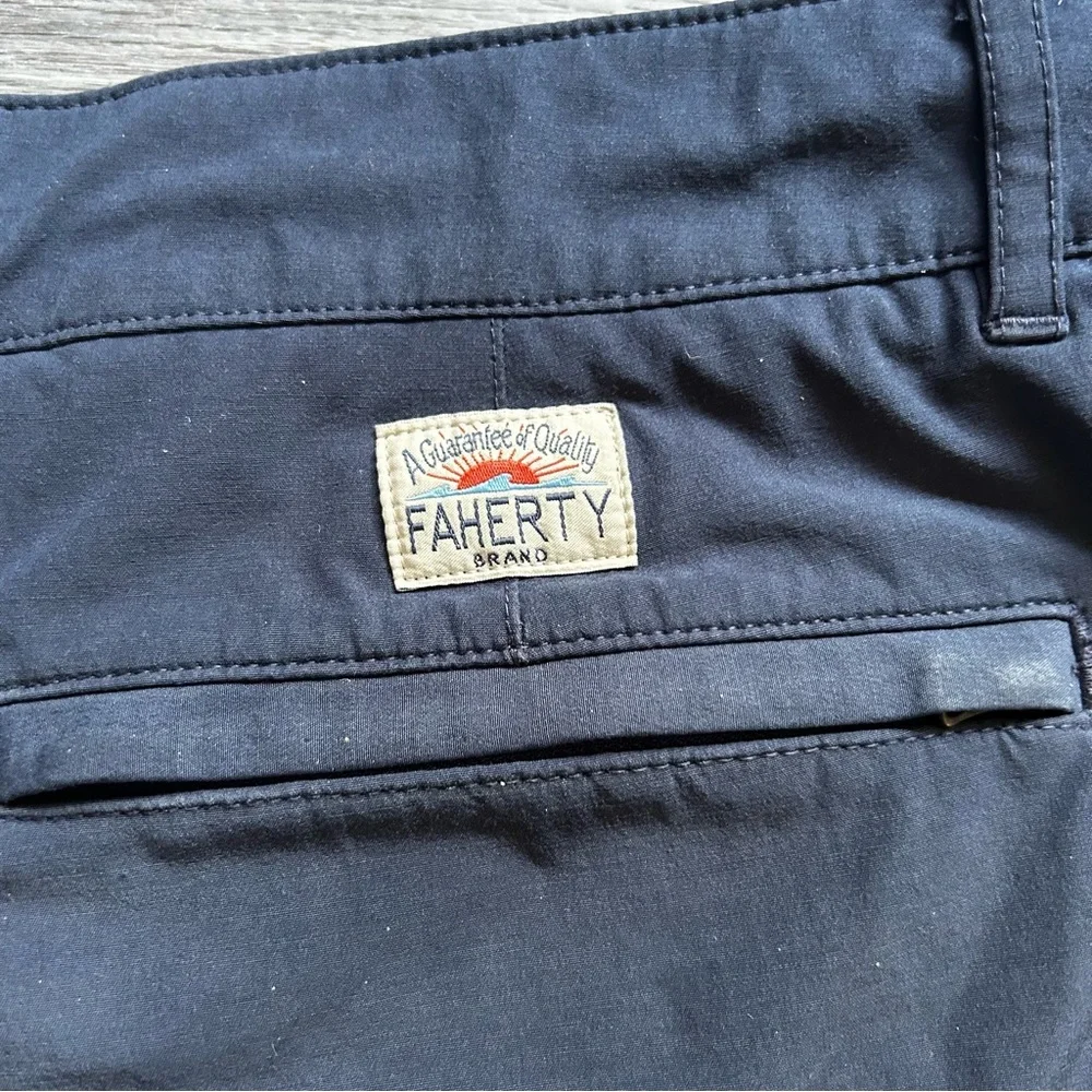 Faherty Men's Blue All Day Flat Front Shorts Waist 36 Inseam 7 Inches